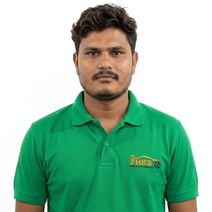 trained mechanic at Hari Kripa Services car service center in Rajasthan