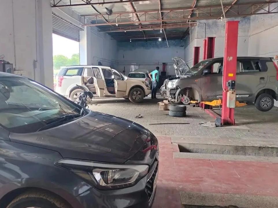 vehicle maintenance service at Hari Kripa Services garage near Khatu Shyam Ji