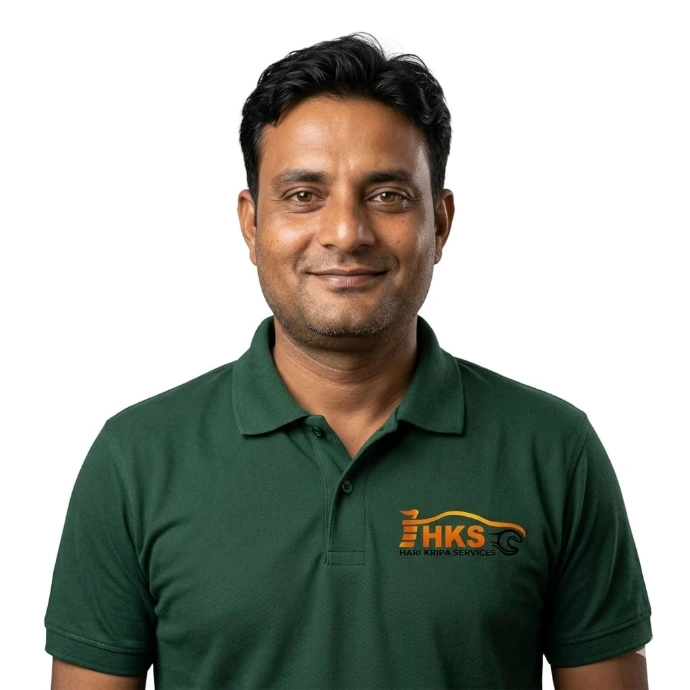 professional mechanic at Hari Kripa Services car service center